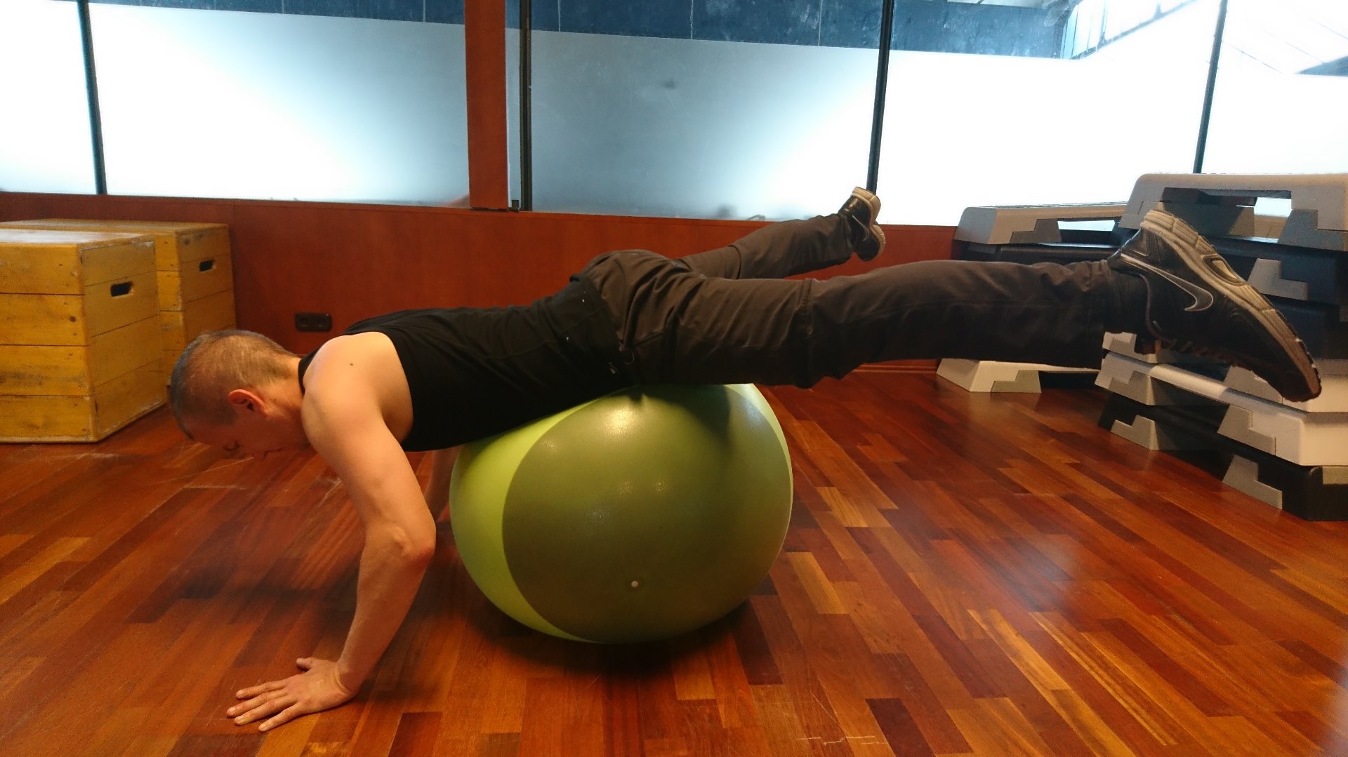 21-22. Terpesz emelés, nyit-zár